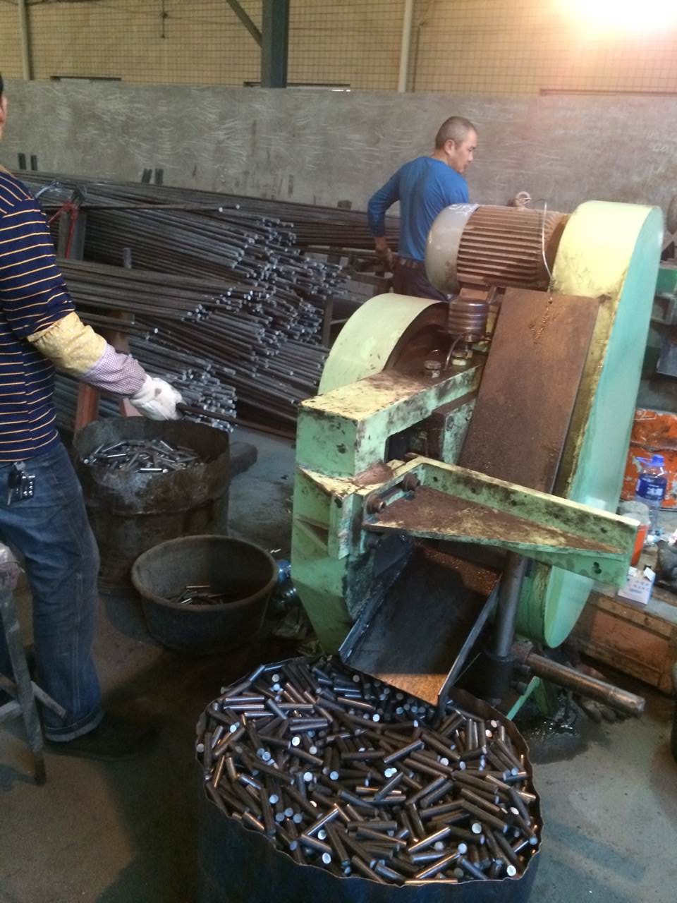 photo of bolt production process